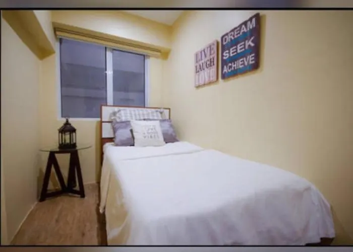 Apartahotel New And Affordable 2br Loft At The Bgc 200mbps Wifi