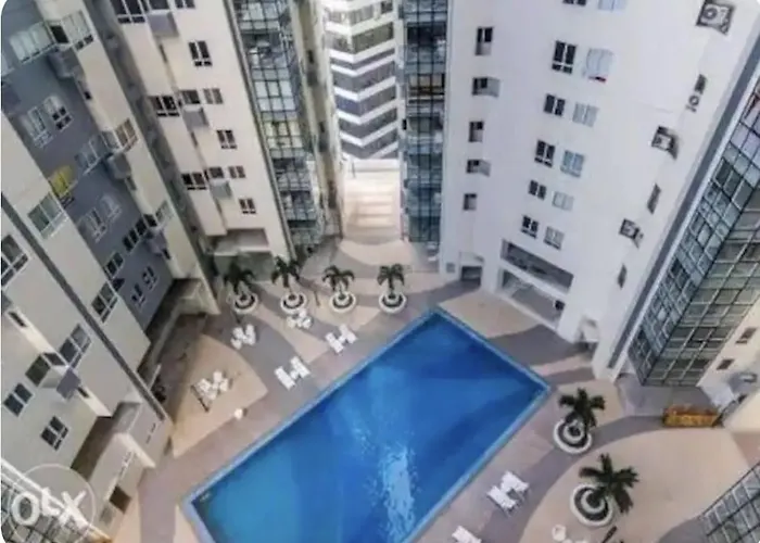 Apartahotel New And Affordable 2br Loft At The Bgc 200mbps Wifi